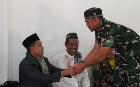 Perkuat Sinergi, Personel Yonif TP 814/JZA Hadiri Pengajian Akbar Isra Mi’raj di Distrik Yapsi