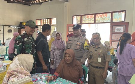 Babinsa Kelurahan Panggung Dampingi Lurah Monitoring Posyandu dan PAUD Nusa Indah