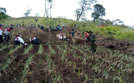 Tanam Pohon di Guci, TNI–Polri dan Masyarakat Bersatu Selamatkan Gunung Slamet