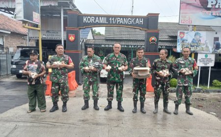 Koramil 11 Pangkah Gelar Bhakti Sosial Jum’at Berkah, Bagikan 100 Nasi Bungkus