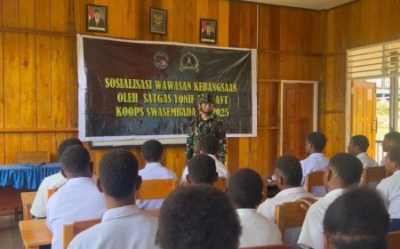 Satgas Pamtas RI-PNG Statis Yonif 753/AVT Gelar Sosialisasi Wawasan Kebangsaan di SMP Tinibil