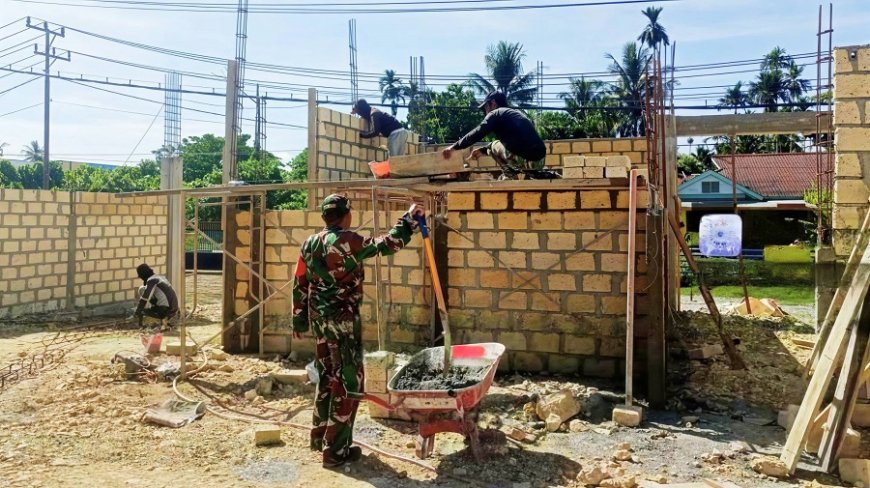 Pendampingan Babinsa Koramil Muara Tami Pastikan Pembangunan KDKMP Berjalan Sesuai Rencana