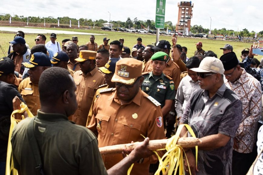 Dandim 1707/Merauke Dampingi Gubernur Papua Selatan Resmikan Kantor Gubernur dan DPR
