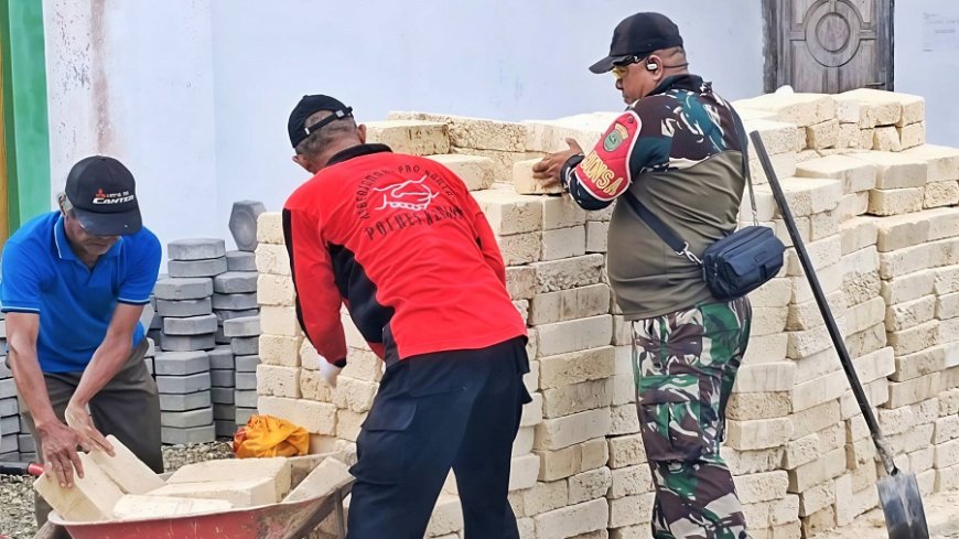 Karya Bakti Prima Rumah Ibadah, Babinsa dan Warga Kompak!