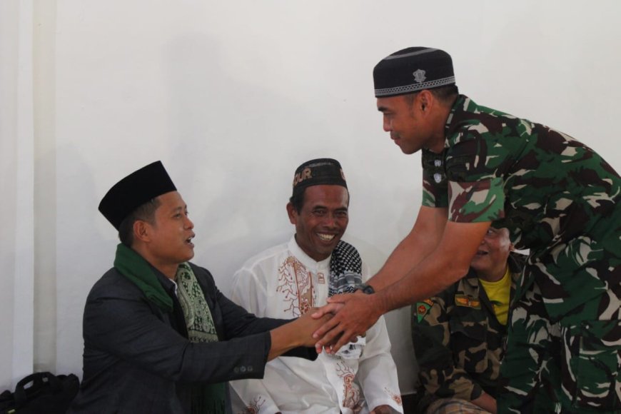 Perkuat Sinergi, Personel Yonif TP 814/JZA Hadiri Pengajian Akbar Isra Mi’raj di Distrik Yapsi