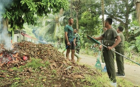 Kasdim Jayapura Pimpin Kegiatan Jumat Bersih di Kompleks Asrama Prajurit