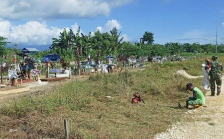 Sambut Ramadhan, Koramil Muara Tami Bersama Komunitas RKKJ Aksi Bersih TPU
