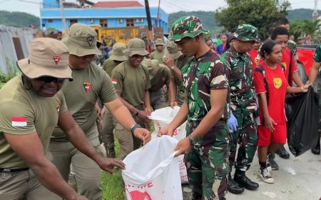 Grebek Sampah di Pasar Youtefa! Prajurit Yonif TP 810/BEM Turun Tangan Agar Papua Makin Asri