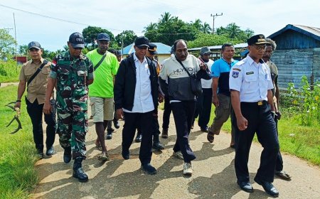 Anggota Koramil Okaba Dampingi Gubernur Papua Selatan Kunjungi Distrik Okaba