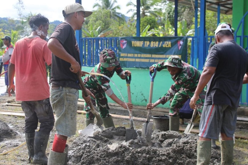 Manunggal dengan Rakyat, Puluhan Prajurit Yonif 814/JZA Sulap Wajah Masjid Nurul Falah Jayapura