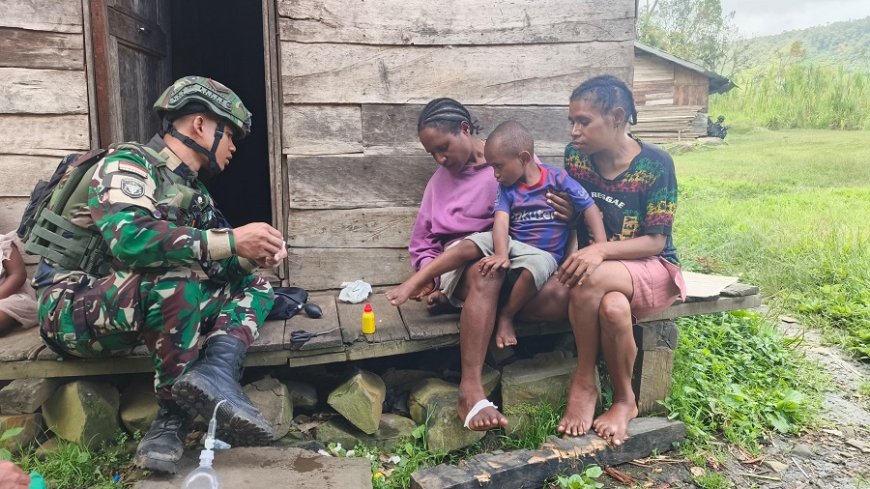 TNI Peduli, Berikan Pelayanan Kesehatan Bagi Masyarakat Distrik Okbibab