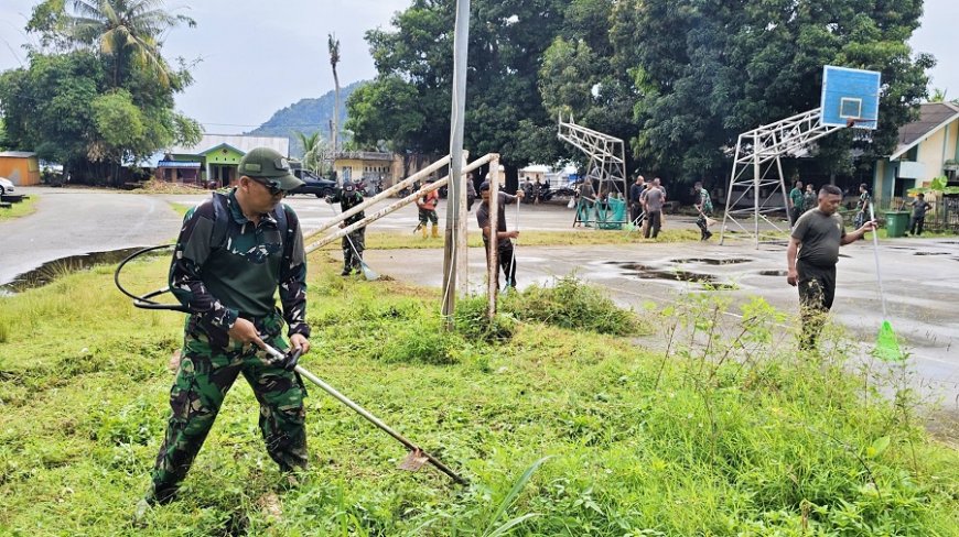 Peduli Fasilitas Umum, Kodim 1701/Jayapura Bersihkan Area Stadion Kebanggaan Jayapura