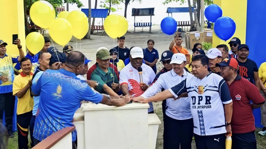 Pencanangan HUT Kota Jayapura, Ribuan Warga dan TNI-Polri Ramaikan Aksi Bersih Pantai Holtekamp