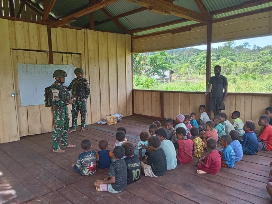 Anak Papua Cerdas Satgas Pamtas RI-PNG Statis Yonif 753/AVT Belajar Bersama di Kampung Sabi