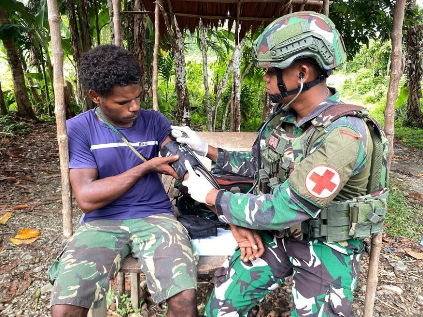 Satgas TNI Hadir di Perbatasan Papua: Pelayanan Kesehatan Hingga Kampung Terpencil