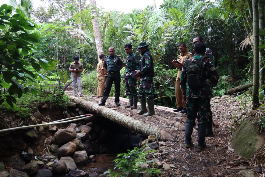 Dandim Banjarnegara Cek Lokasi Rencana Pembangunan Jembatan Armco   