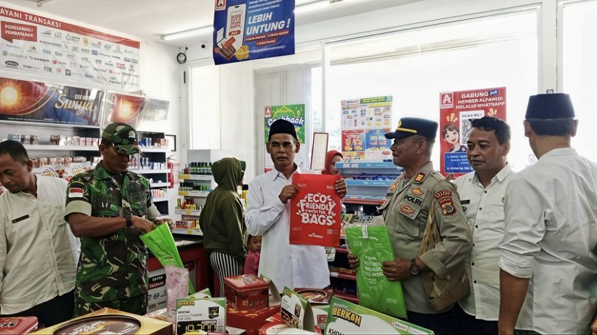 Koramil Skanto Dampingi Wakil Bupati Cek Stok dan Harga Sembako di Perbatasan