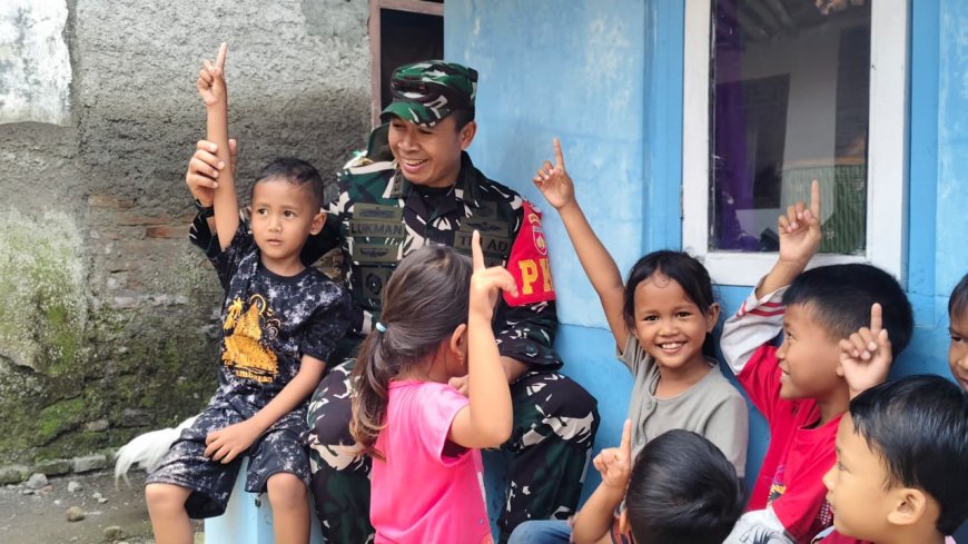 Senyum Anak-Anak Cikuya Sambut Kedatangan Danrem 071/Wijayakusuma
