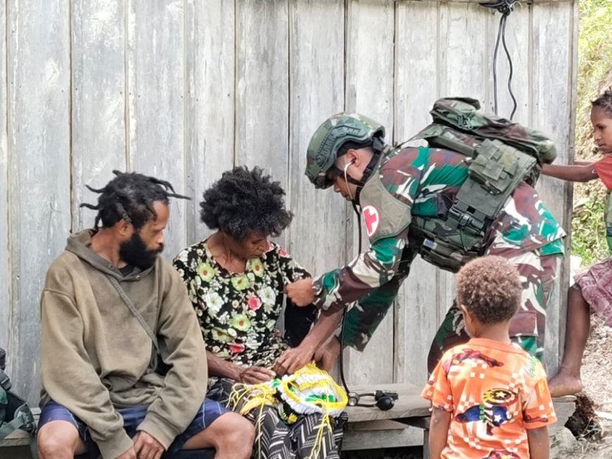 Pos Okyop Satgas Yonif 753/AVT Gelar Pengobatan Gratis di Kampung Okyop: Kedekatan TNI-Rakyat terus Terjaga