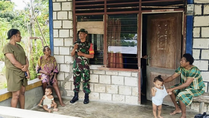 Babinsa Kemtuk Gresi Edukasi Pentingnya Kebersihan Lingkungan Cegah Penyakit