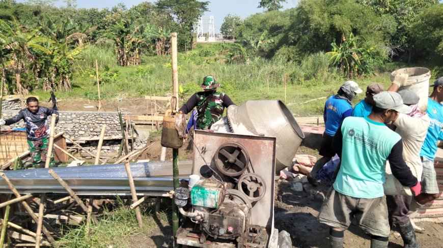Pembangunan Jembatan Gantung Garuda di Kali Wuri, Wujud Sinergi TNI dan Masyarakat