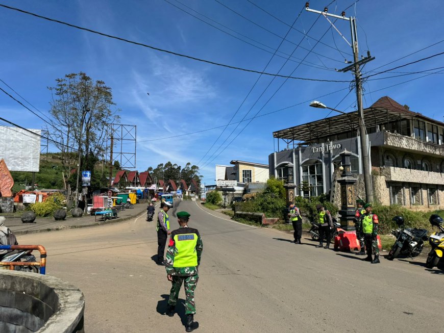 Koramil 05 Batur dan Polri Amankan Wisata Dieng