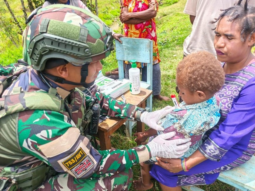 Menyapa Dengan Hati, TNI Layani Kesehatan Masyarakat Tinibil