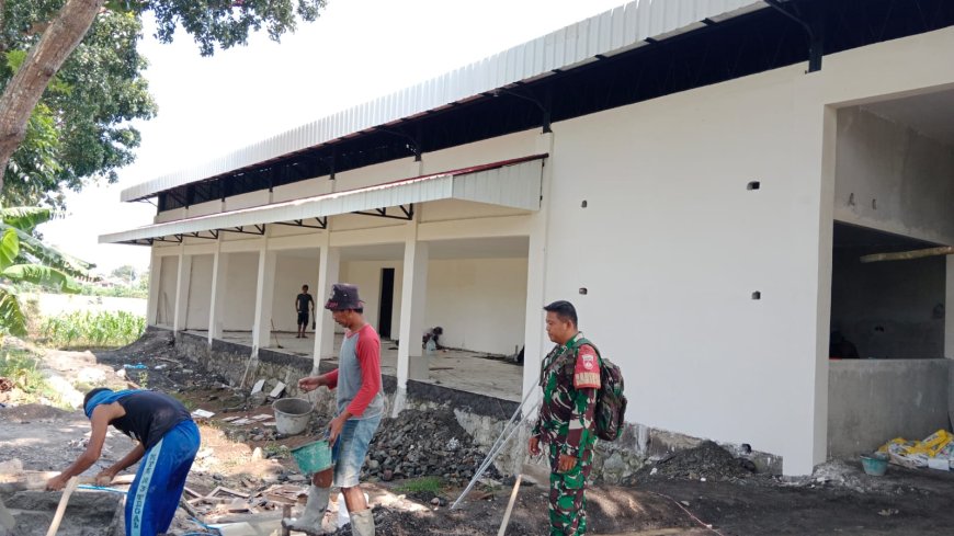 Pembangunan Koperasi Desa Merah Putih Kambangan Masuki Tahap Pemasangan Keramik