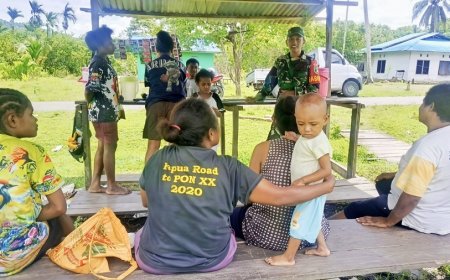 Babinsa Ajak Warga Kemtuk Rutin Periksa Kehamilan dan Gizi Anak