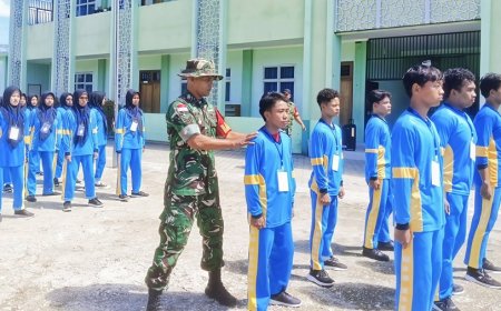 LDKS OSIS MAN Keerom, Babinsa Beri Pembekalan Karakter dan Cinta Tanah Air