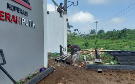 Babinsa Dampingi Progres Pembangunan KDKMP Desa Karangondang