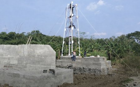 Progres Pembangunan Jembatan Gantung Garuda Kaliwuri Terus Dikebut, Fokus Pemasangan Tiang Pylon Sisi Timur