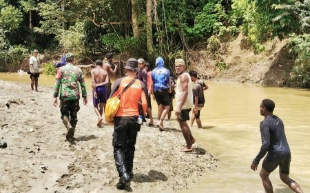 Babinsa dan Basarnas Sisir Aliran Sungai Sepanjang 4 Kilometer Cari Korban Hanyut