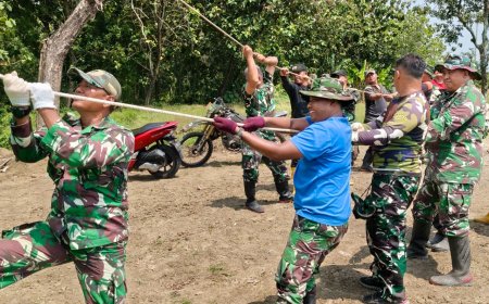 Gotong Royong Penarikan Seling Utama Jembatan Perintis Garuda di Desa Gembongdadi