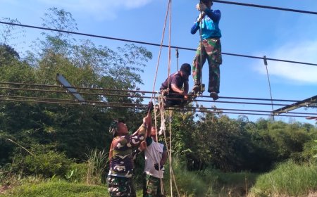 Gotong Royong TNI dan Warga, Pemasangan Glagar Bawah dan Hanger Jembatan Perintis Garuda Kali Wuri Terus Dikebut