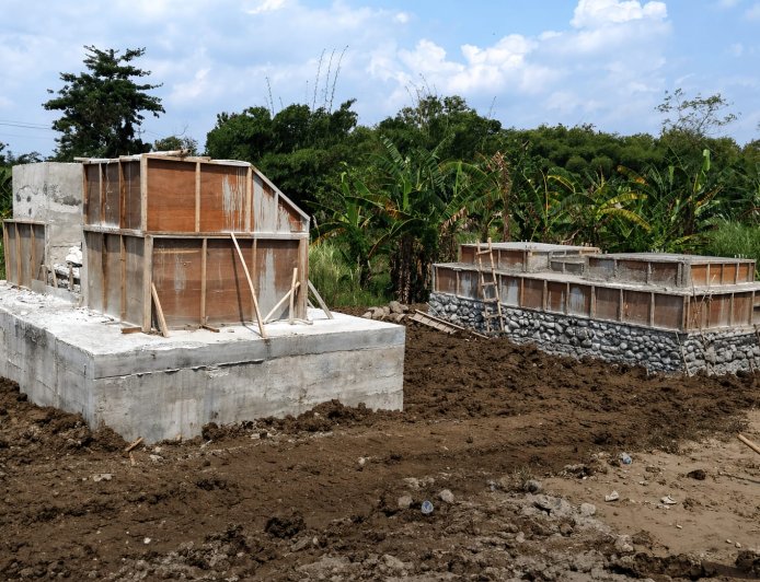 Pembangunan Jembatan Gantung Garuda Kali Wuri Capai Tahap Penyelesaian Pondasi
