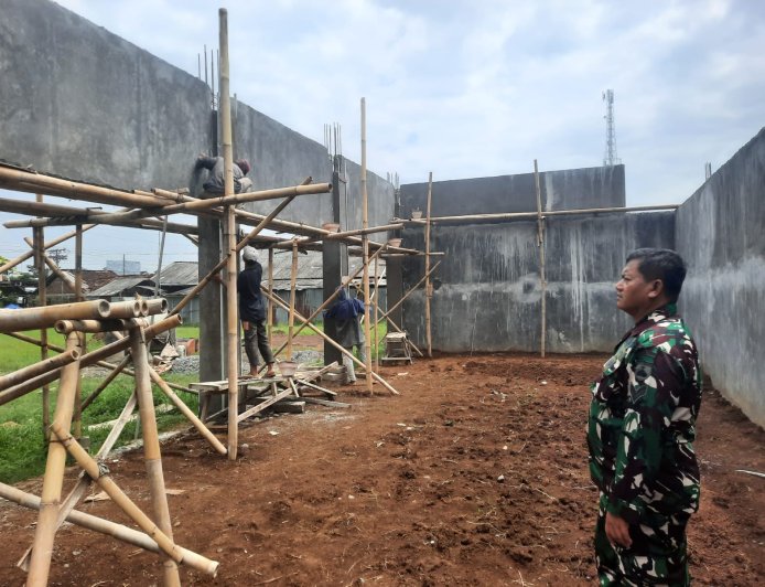 Sentuhan Akhir yang Menentukan Babinsa Dampingi Finishing KDKMP Desa Tapen