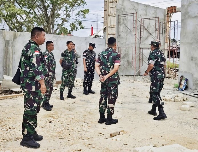 Percepat Penguatan Ekonomi: Dandim 1701/Jayapura Dampingi Danrem 172/PWY Tinjau Pembangunan KDKMP
