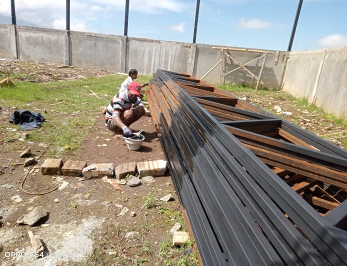 Babinsa Koramil 05 Batur Awasi Pembangunan KDKMP di Desa Sumberejo