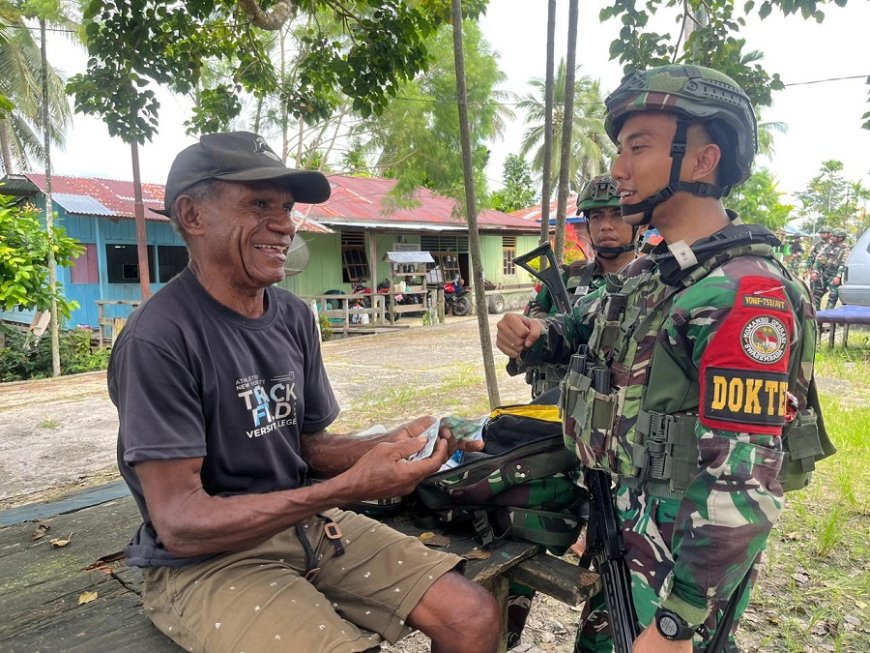 Pelayanan Kesehatan Gratis Satgas Yonif 753/AVT Bawa Senyum dan Harapan Bagi Masyarakat Kampung Warlef