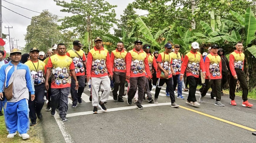 Danramil Arso Dampingi Bupati Keerom Launching HUT ke-23 di Arso II