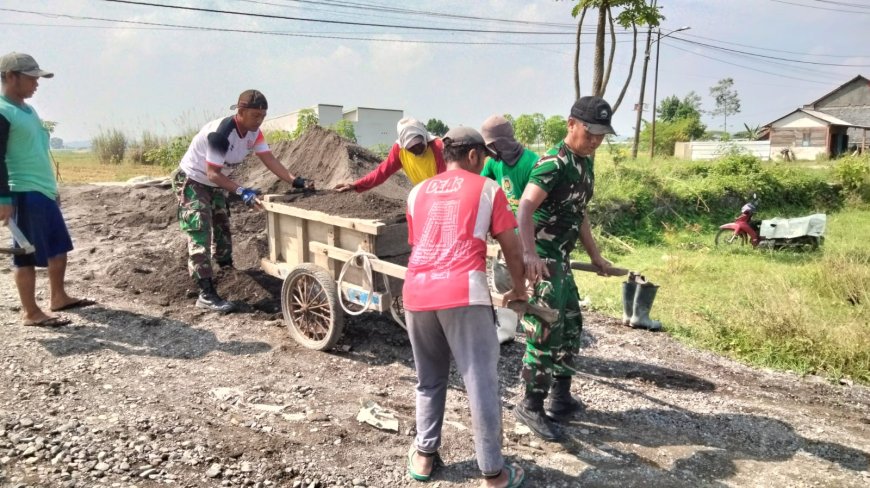 Semangat Kebersamaan Babinsa dan Warga, Pembangunan Jembatan Gantung Garuda Terus Berjalan