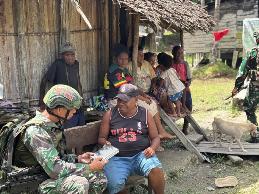 Peluk Hangat TNI di Perbatasan: Pos Bandara Aboy Anjangsana Penuh Kasih