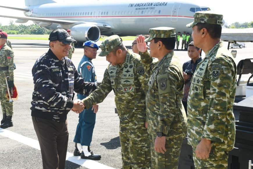 Pangdam IV/Diponegoro Dampingi Menhan dan Panglima TNI Tinjau Latihan Operasi Laut Gabungan 2026