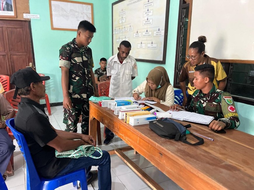 Bikin Haru! Prajurit Yonif TP 860/NSK Gelar Baksos Kesehatan di Waropen