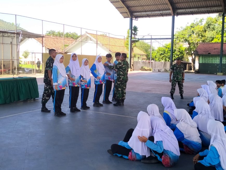 Kodim 0712/Tegal Berikan Latihan Dasar Kepemimpinan Kepada Siswa SMP N 15 Tegal