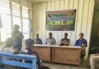 Kompak! Babinsa dan Dinas Perkebunan Sosialisasi Dorong Kesejahteraan Petani Distrik Airu