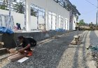 Babinsa Punggelan Dampingi Pembangunan KDKMP di Desa Petuguran