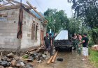 Anggota Koramil 17 Wanayasa Kerja Bakti Bantu Bangun Rehab RTLH