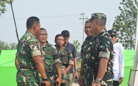 Tim Verifikasi Itjenad Tinjau Progres Pembangunan Jembatan Gantung Garuda di Suradadi, Tegal